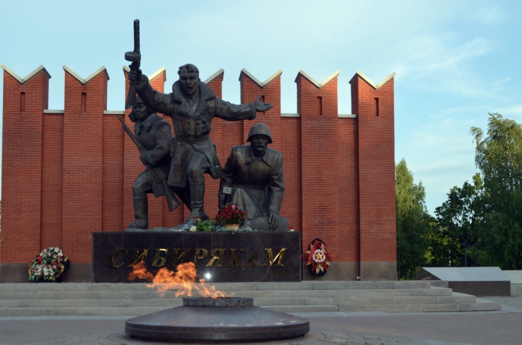 Мемориал воинам-сибирякам 42 км.jpg