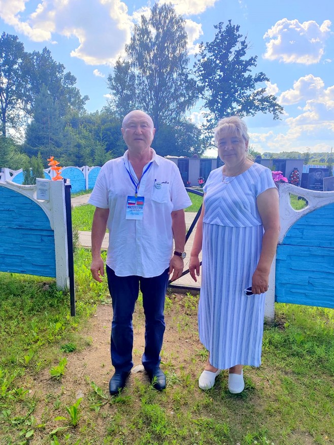 Фото с Председателем Крынковского с.с.jpg Фото с Председателем Крынковского с.с.jpg